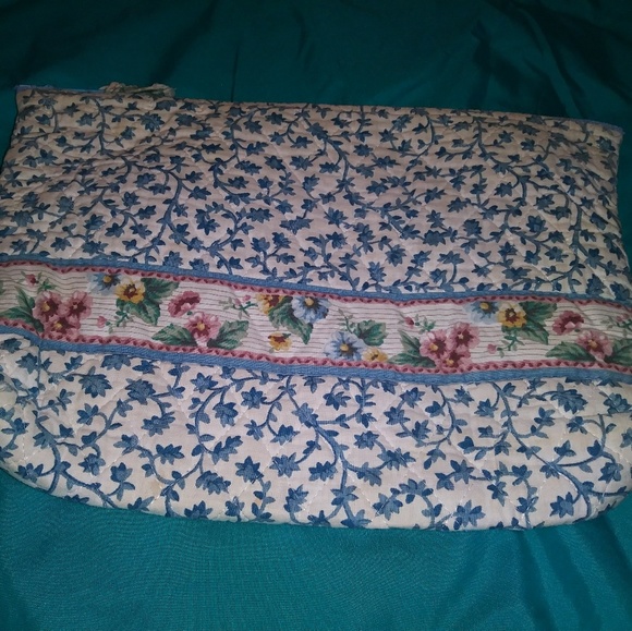 Vera Bradley Handbags - Vera Bradley LG cosmetic in blue delft